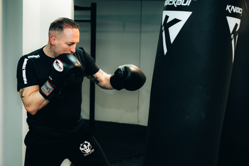 De Beste Verdedigingsstrategie voor Kickboxen, Boksen en MMA